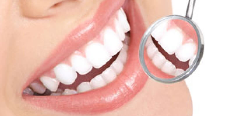 Jak przebiega leczenie periodontologiczne ?